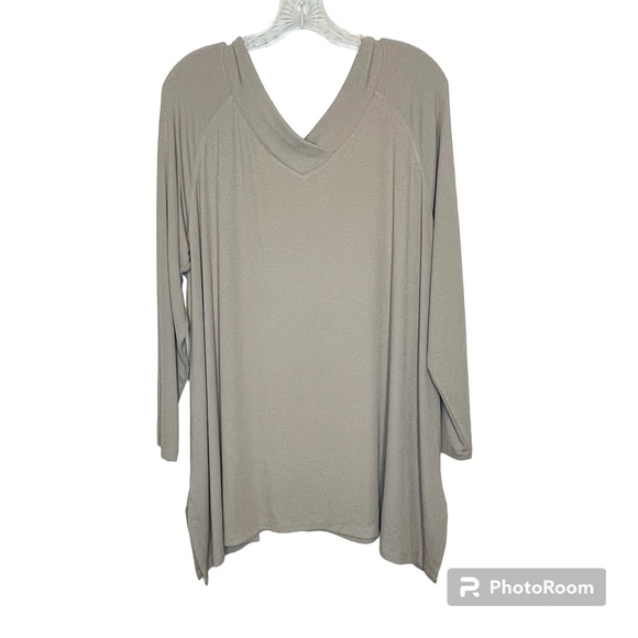 Soft Surroundings Tops - Soft Surroundings V Neck Knit Tunic Asymmetrical Hem Top